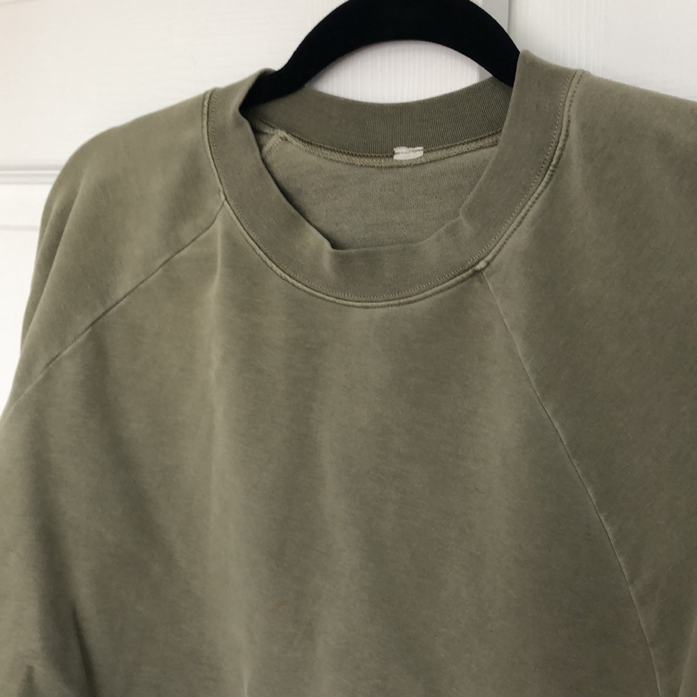 Alo Cropped Sweatshirt - Picture 2 of 3